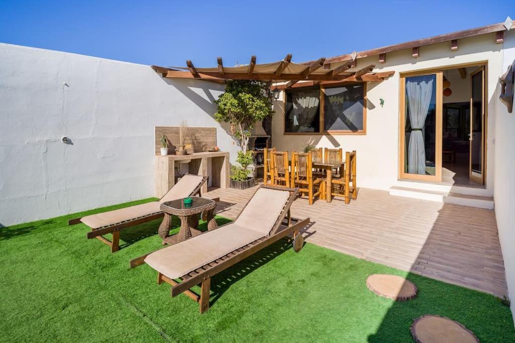 Villa La Isla By Rentaholidayslanzarote Playa Blanca  Exterior photo