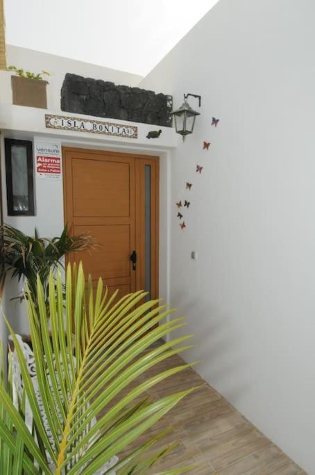 Villa La Isla By Rentaholidayslanzarote Playa Blanca  Exterior photo