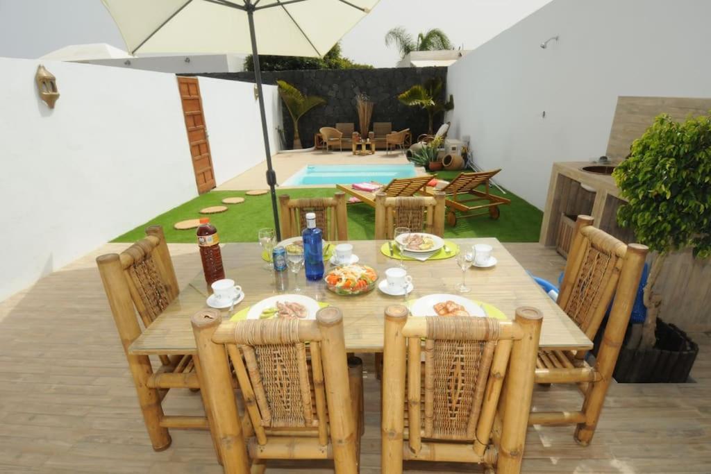 Villa La Isla By Rentaholidayslanzarote Playa Blanca  Exterior photo