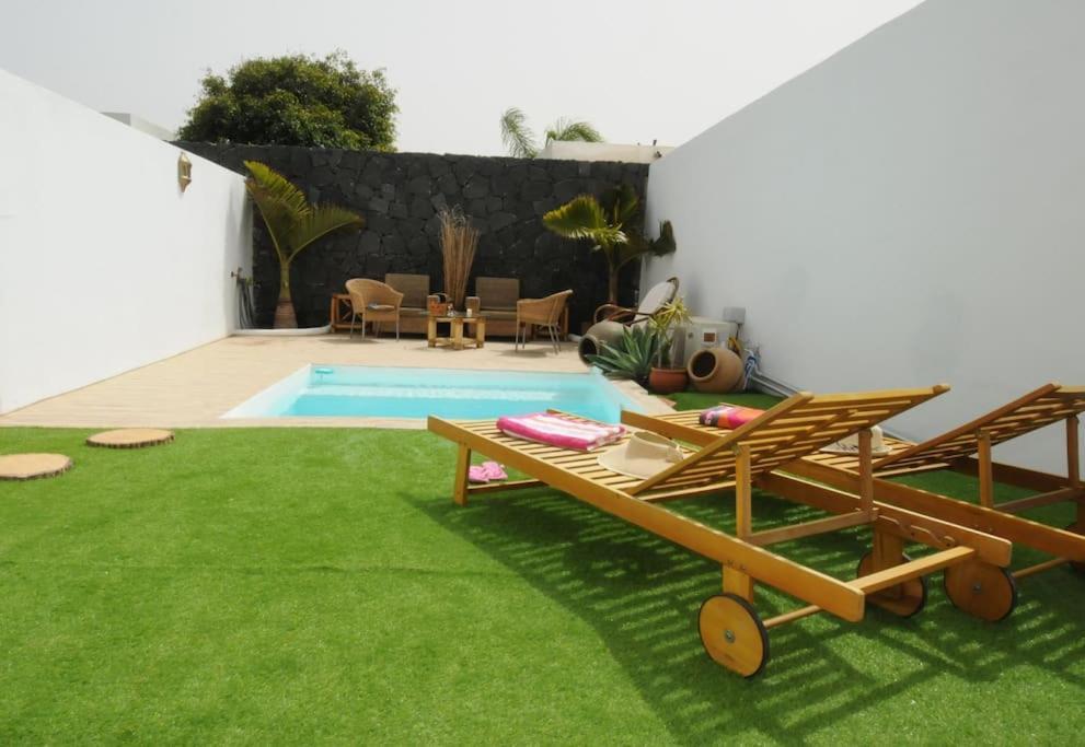Villa La Isla By Rentaholidayslanzarote Playa Blanca  Exterior photo